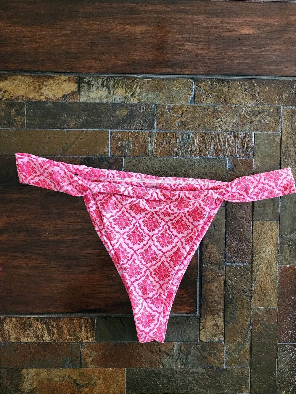 RoseSeek women piece